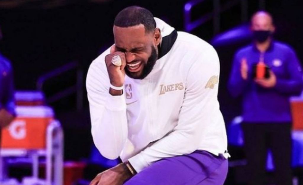 Λεμπρόν Τζέιμς : Άγνωστος λογαριασμός απειλεί να τον εκτελέσει εν ώρα αγώνα