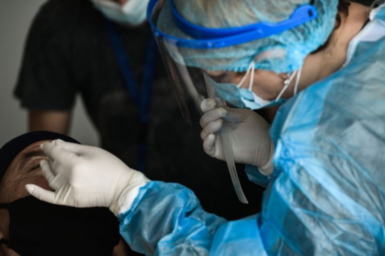 Θεσσαλονίκη: 600 τεστ για κοροναϊό σε εκπαιδευτικούς λίγο πριν ανοίξουν τα σχολεία