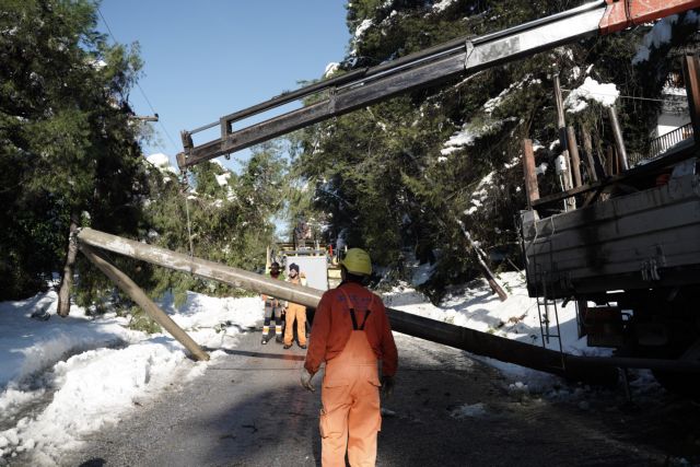 Ολονύχτια μάχη για την αποκατάσταση του ρεύματος