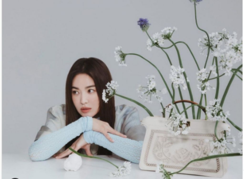 Η Song Hye-Kyo είναι η πρώτη πρέσβειρα του οίκου Fendi από τη Νότια Κορέα