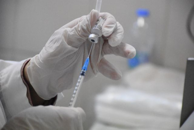 Κοροναϊός : Το εμβόλιο της AstraZeneca τροποποιεί την επιχείρηση «Ελευθερία»