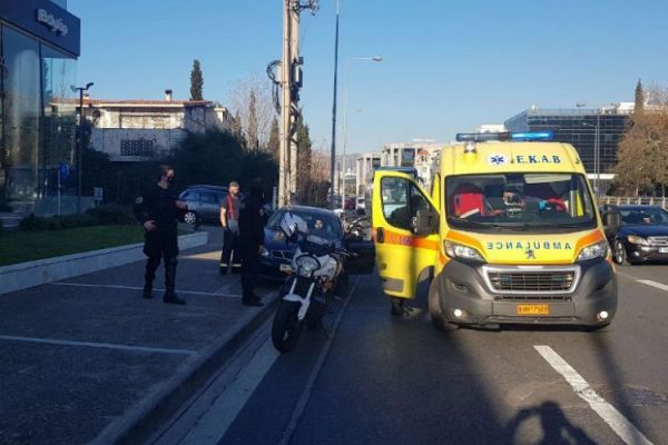 Οι πυροσβέστες που «ξεγέννησαν» γυναίκα στο δρόμο μιλούν στο MEGA