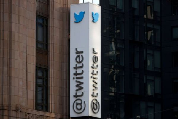 Το Twitter «καθαιρεί» τον Τραμπ – Δια παντός αποκλεισμός