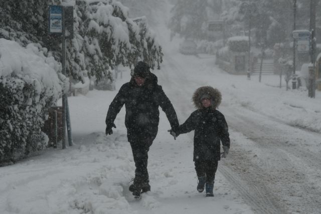 Καιρός - Μήδεια : Ποια σχολεία θα παραμείνουν κλειστά την Τρίτη λόγω του χιονιά