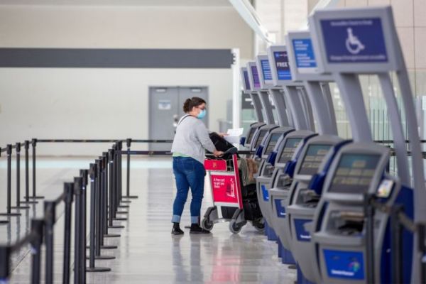Κοροναϊός : Το Βερολίνο παρατείνει την απαγόρευση εισόδου από περιοχές μετάλλαξης