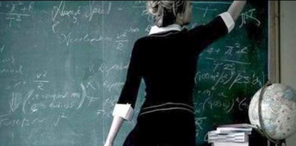 Αποκάλυψη MEGA: Καθηγήτρια κατηγορείται ότι αποπλάνησε ανήλικο μαθητή της