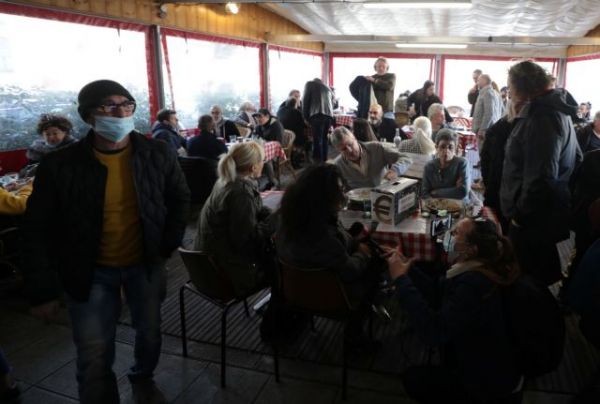 Lockdown : Εστιατόρια που μένουν ανοιχτά στη Γαλλία απειλούνται με διακοπή κρατικής στήριξης