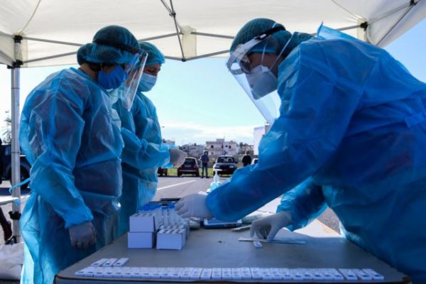 Ανησυχία στην κυβέρνηση από τις μεταλλάξεις του ιού – Τι είπε ο Ταραντίλης για τα εμβόλια