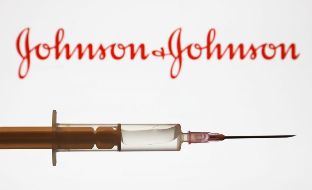 Κοροναϊός : H Johnson & Johnson κατέθεσε αίτημα στον ΕΜΑ για την έγκριση του εμβολίου της