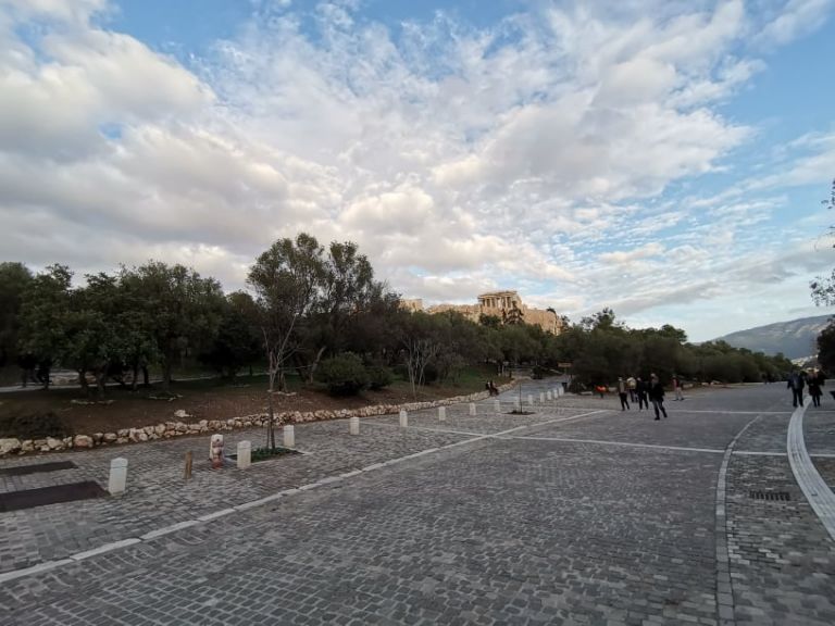 Κοροναϊός : Έκτακτα μέτρα για το Σαββατοκύριακο και αυστηρό lockdown εισηγούνται οι ειδικοί