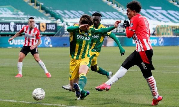 Η Αϊντχόφεν έκανε 37 τελικές αλλά ισοφαρίστηκε στο 93′ (2-2)