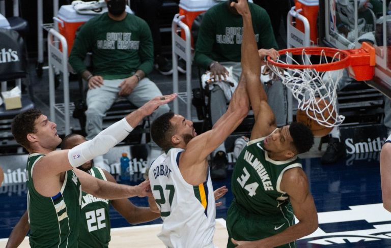 Τζαζ – Μπακς 129-115 : Ο «διπλός» Γιάννης πάλεψε μόνος του στη Γιούτα