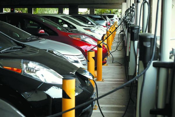 Η ΕΕ θα χρειαστεί επενδύσεις 80 δισ. ευρώ για φορτιστές αυτοκινήτων