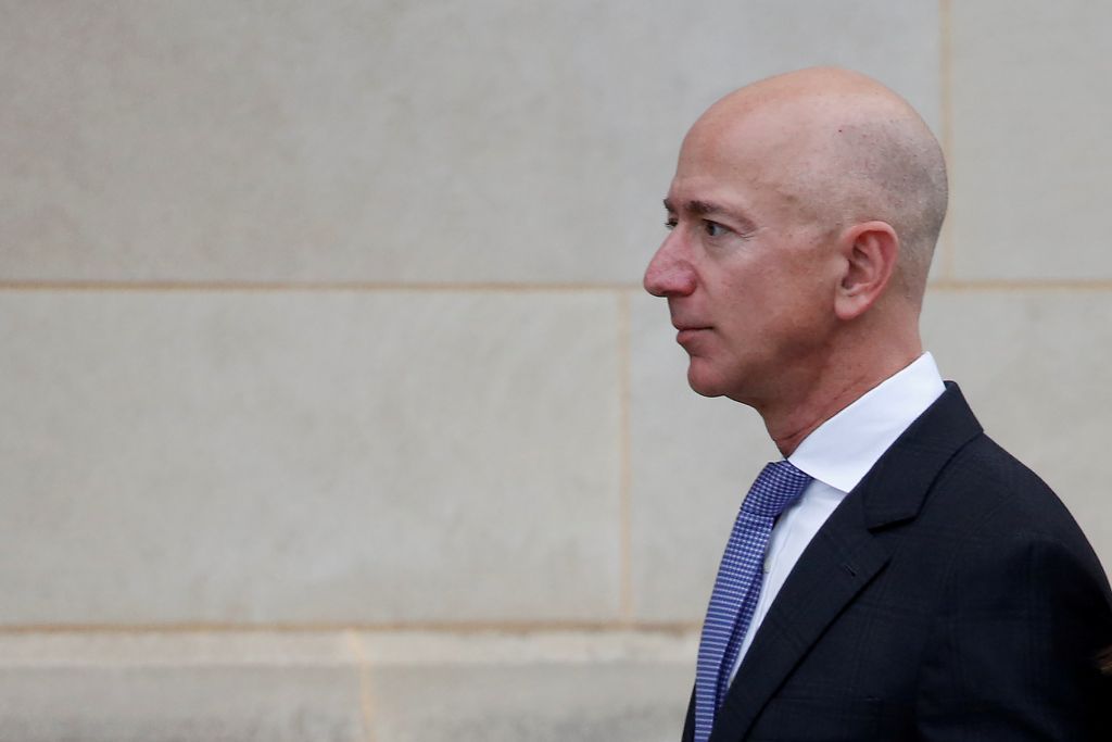 Ο Τζεφ Μπέζος αποχωρεί από το «τιμόνι» της Amazon
