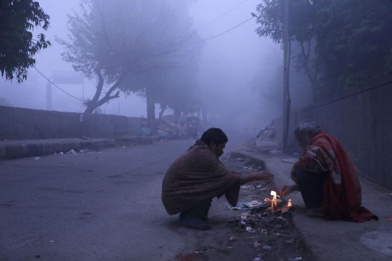 Κοροναϊός : Οι νεο-άστεγοι της πανδημίας – Όσοι δεν πεθαίνουν από τον ιό πεθαίνουν από το ψύχος
