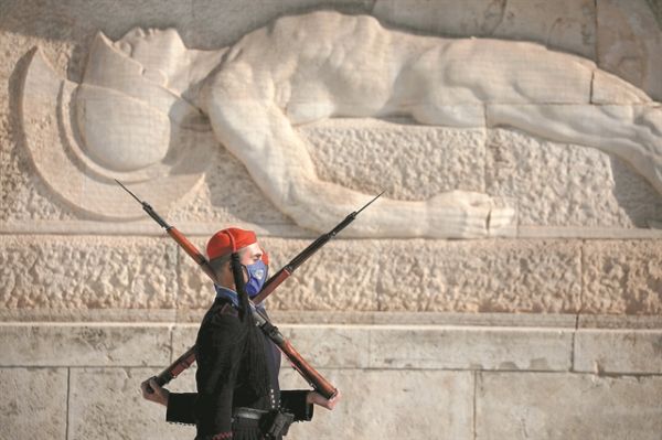 Mεταξύ εφιάλτη και ελπίδας