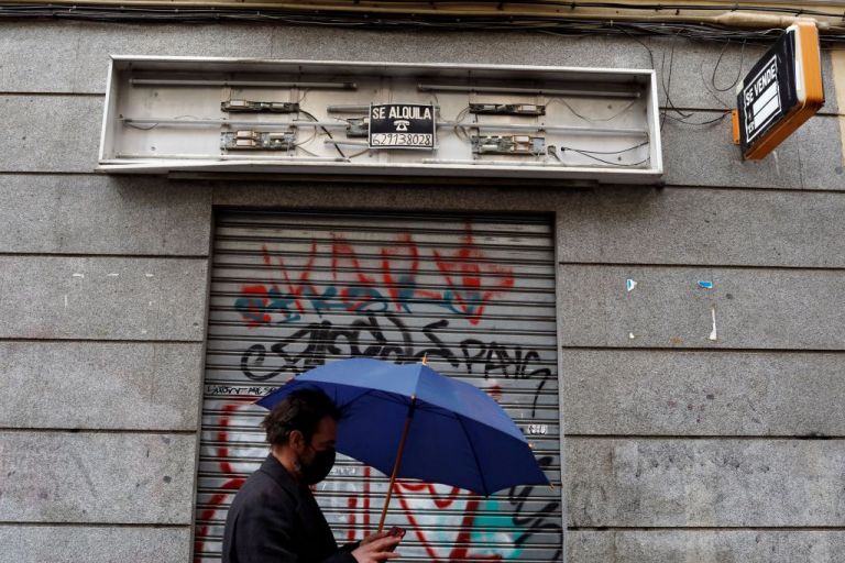 Μεταλλάξεις και εμβολιαστικό «Βατερλώ» φρενάρουν το σχέδιο ανάκαμψης – Κίνδυνος έξαρσης λαϊκισμού