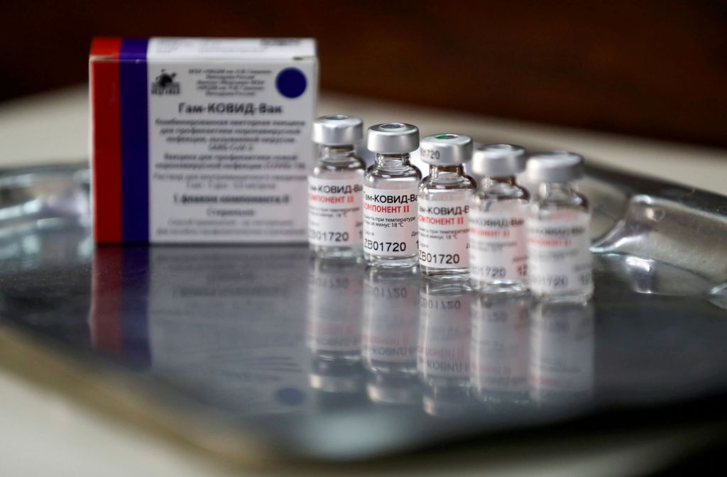 Μόσιαλος : Εξαιρετική αποτελεσματικότητα του ρωσικού εμβολίου μετά από μία μόνο δόση