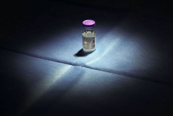 Eμβόλια για τα μεταλλαγμένα στελέχη από φθινόπωρο, λέει η AstraZeneca