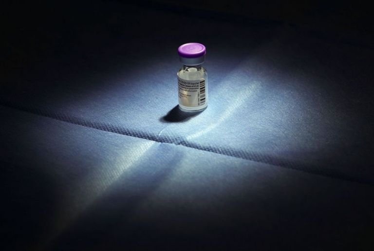 Eμβόλια για τα μεταλλαγμένα στελέχη από φθινόπωρο, λέει η AstraZeneca