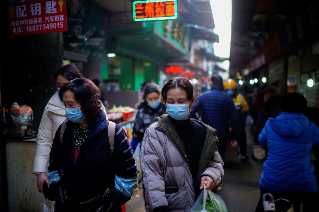 Η αποστολή του ΠΟΥ στην Κίνα ολοκληρώθηκε, η διαμάχη για την προέλευση της πανδημίας συνεχίζεται
