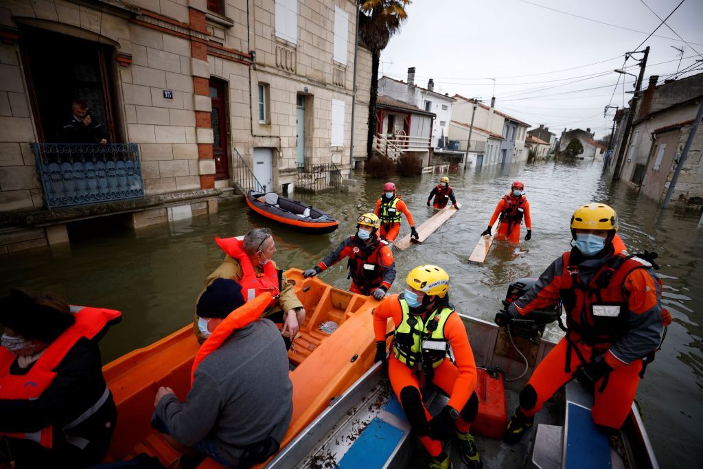 Γαλλία: Σαρωτικές πλημμύρες έπληξαν το νοτιοδυτικό κομμάτι της χώρα, η περιοχή του Παρισιού σε συναγερμό