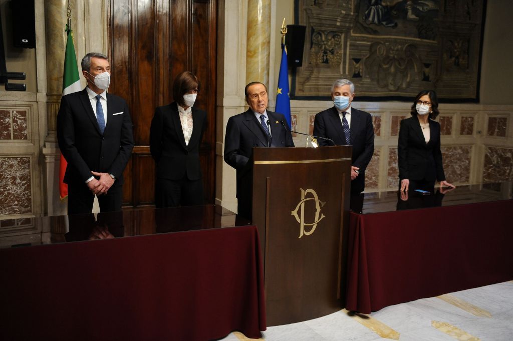 Ιταλία : Ολοκληρώνονται οι διαβουλεύσεις του Μάριο Ντράγκι με τα κόμματα – Συνάντηση με τον Σίλβιο Μπερλουσκόνι