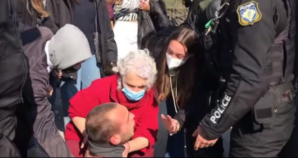 Η σθεναρή αντίσταση του υφηγητού