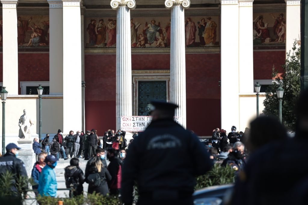 Πανεπιστήμια: Τι κρύβει η αντιπαράθεση για την αστυνομία στα ΑΕΙ