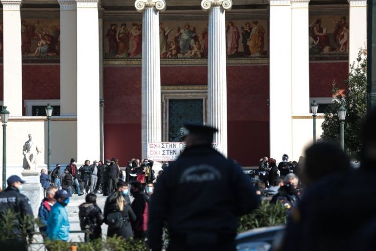 Πανεπιστήμια: Τι κρύβει η αντιπαράθεση για την αστυνομία στα ΑΕΙ