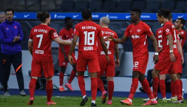 Μια «ανάσα» από την Μπάγερν η Λειψία (3-0)