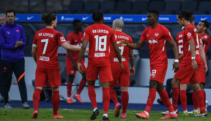 Μια «ανάσα» από την Μπάγερν η Λειψία (3-0)