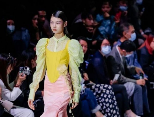Η Εβδομάδα Μόδας της Σαγκάης μετατέθηκε για τον Απρίλιο