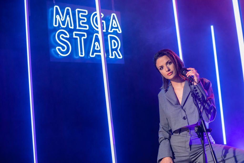 MEGA STAR: Η Κατερίνα Λιόλιου στην παρέα της Μαντώς Γαστεράτου και του Αντώνη Δημητριάδη
