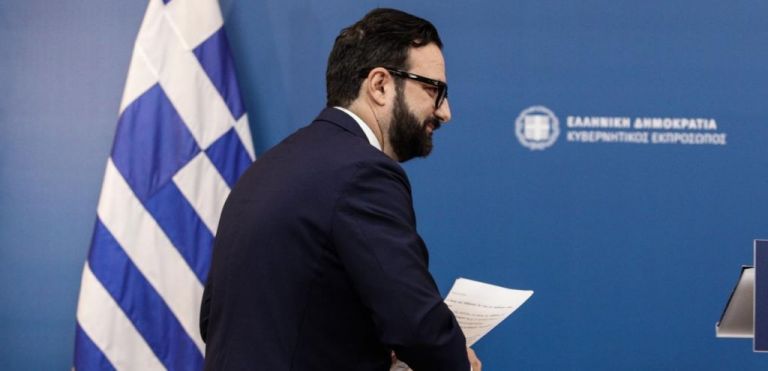 Ταραντίλης : Πώς φτάσαμε στην παραίτηση βόμβα του κυβερνητικού εκπροσώπου