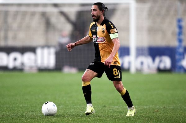 Σιμόες για τον τραυματισμό του : «Εχω κίνητρο και είμαι αποφασισμένος να το ξεπεράσω σύντομα»