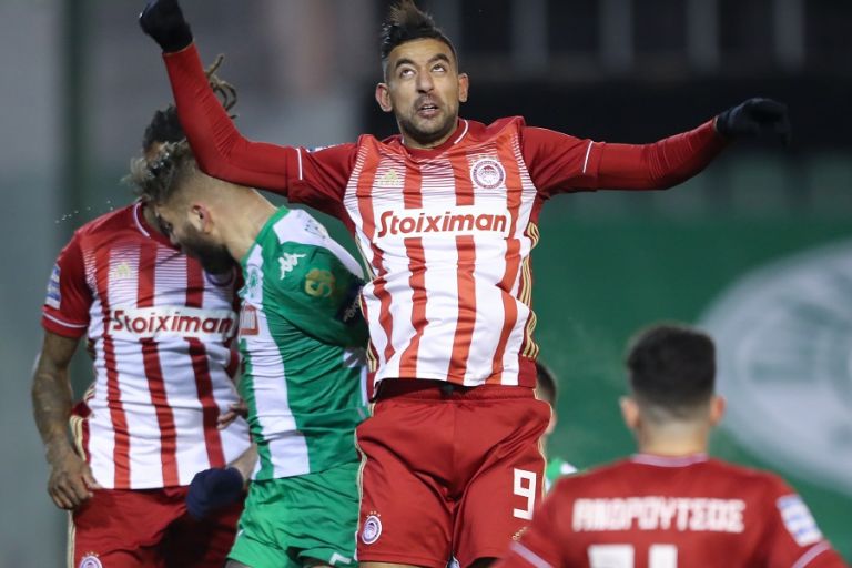 Παναθηναϊκός – Ολυμπιακός : Μαρς πέναλτι στον Χασάν «έπνιξαν» διαιτητής και VAR (vid)