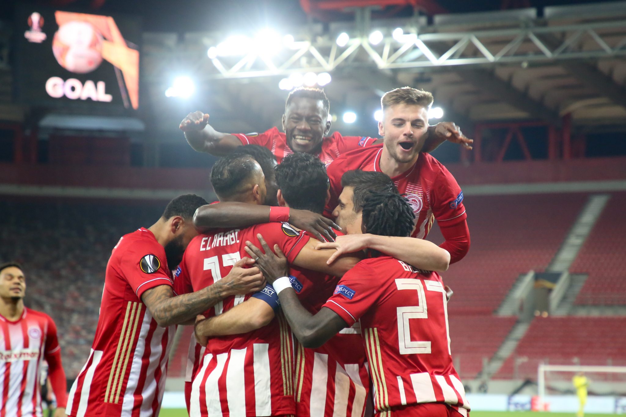 Ολυμπιακός : Τι συμβαίνει στα νοκ άουτ ευρωπαϊκά παιχνίδια του όταν έχει… αέρα 2 γκολ;