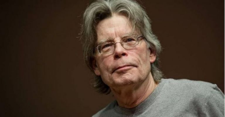 Στίβεν Κινγκ: Δωρίζει 6.500 δολάρια σε μαθητές ώστε να μπορούν να δημοσιεύσουν τα δικά τους βιβλία