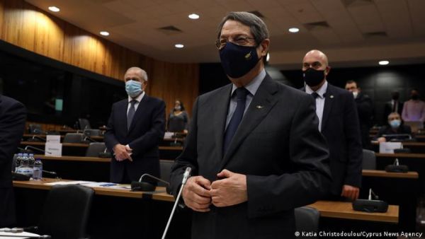 Στην Επιτροπή για τα «χρυσά διαβατήρια» ο Αναστασιάδης