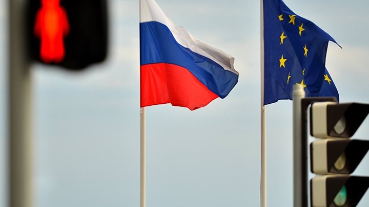 Η Ρωσία πιέζει την ΕΕ να απεμπλακεί από τη λογική του «Νέου Ψυχρού Πολέμου»