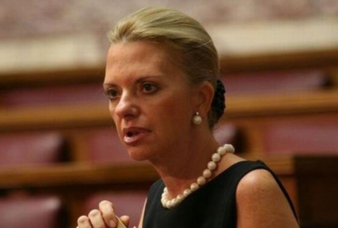 Βόζεμπεργκ: Οφείλει να παραιτηθεί η Μενδώνη, έχει αντικειμενικά πολιτική ευθύνη