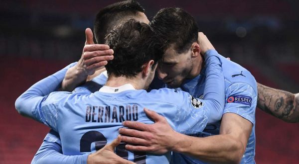 Γκλάντμπαχ – Μάντσεστερ Σίτι : Σέντρα Κανσέλο, κεφαλιά Μπερνάρντο και 0-1