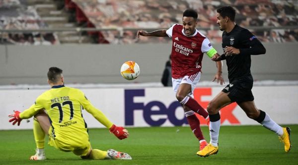 Πρόκριση «θρίλερ» για την Άρσεναλ (3-2), «Μπαμ» απο Μόλντε (0-2) και Γρανάδα (2-1)