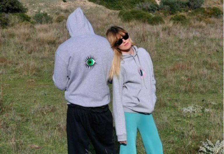 5226 by Celia Kritharioti : Το ιδανικό φούτερ για… μετακίνηση 6