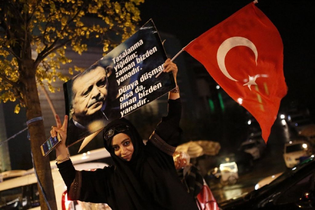 Γιατί η τουρκική κυβέρνηση ανακινεί θέμα αμερικανικής ανάμειξης στο πραξικόπημα του 2016;