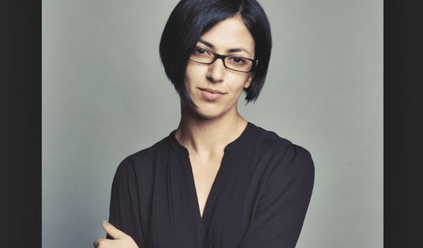 Ειρήνη Αγαπηδάκη : Η άγνωστη ιστορία της, η αφιέρωση – αίνιγμα και οι καυστικές αναρτήσεις της