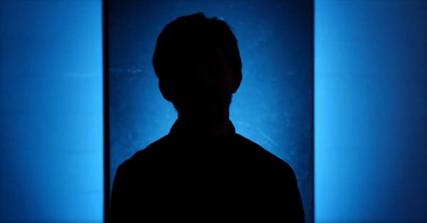 Μήνυμα – «γροθιά» κατά της σεξουαλικής κακοποίησης: «Δεν είναι απλά μια ιστορία. Είναι ομολογία»