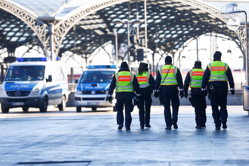 ΕΕ : Κλείνουν πάλι τα σύνορα για τον φόβο των μεταλλάξεων