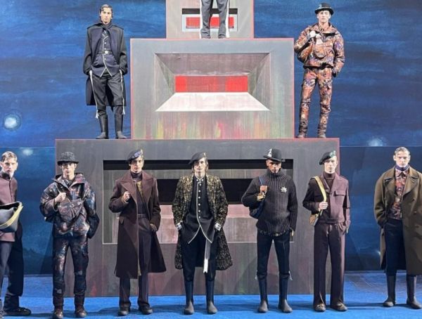 Η νέα συλλογή Dior Homme με την υπογραφή του ζωγράφου Peter Doig